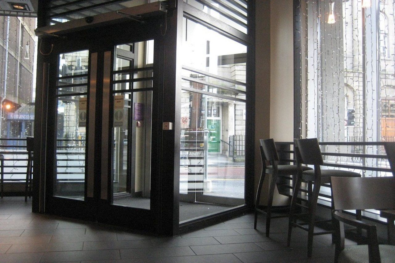 Premier Inn Belfast City Centre - Cathedral Quarter Exterior foto